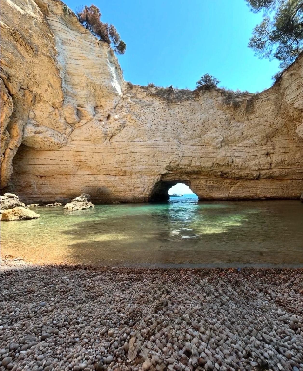 Grotta Sfondata Grande del Gargano: il gioiello nascosto tra mare e roccia