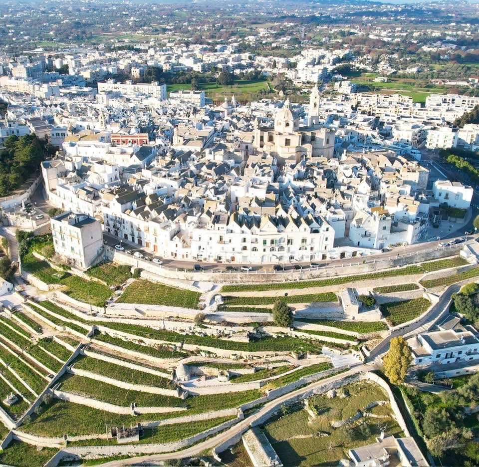 I borghi più belli della Valle d’Itria tra trulli, vicoli bianchi e masserie